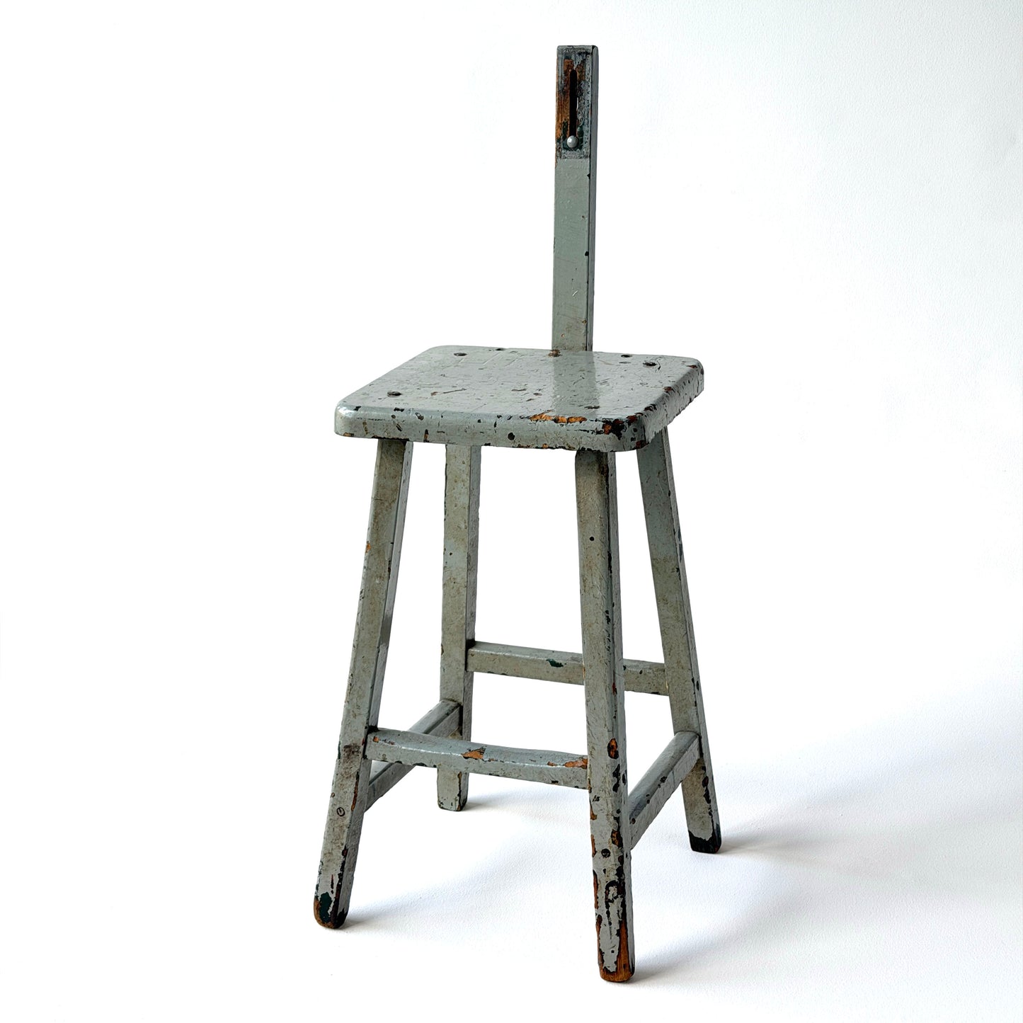 ST035 FUDGE'S STOOL