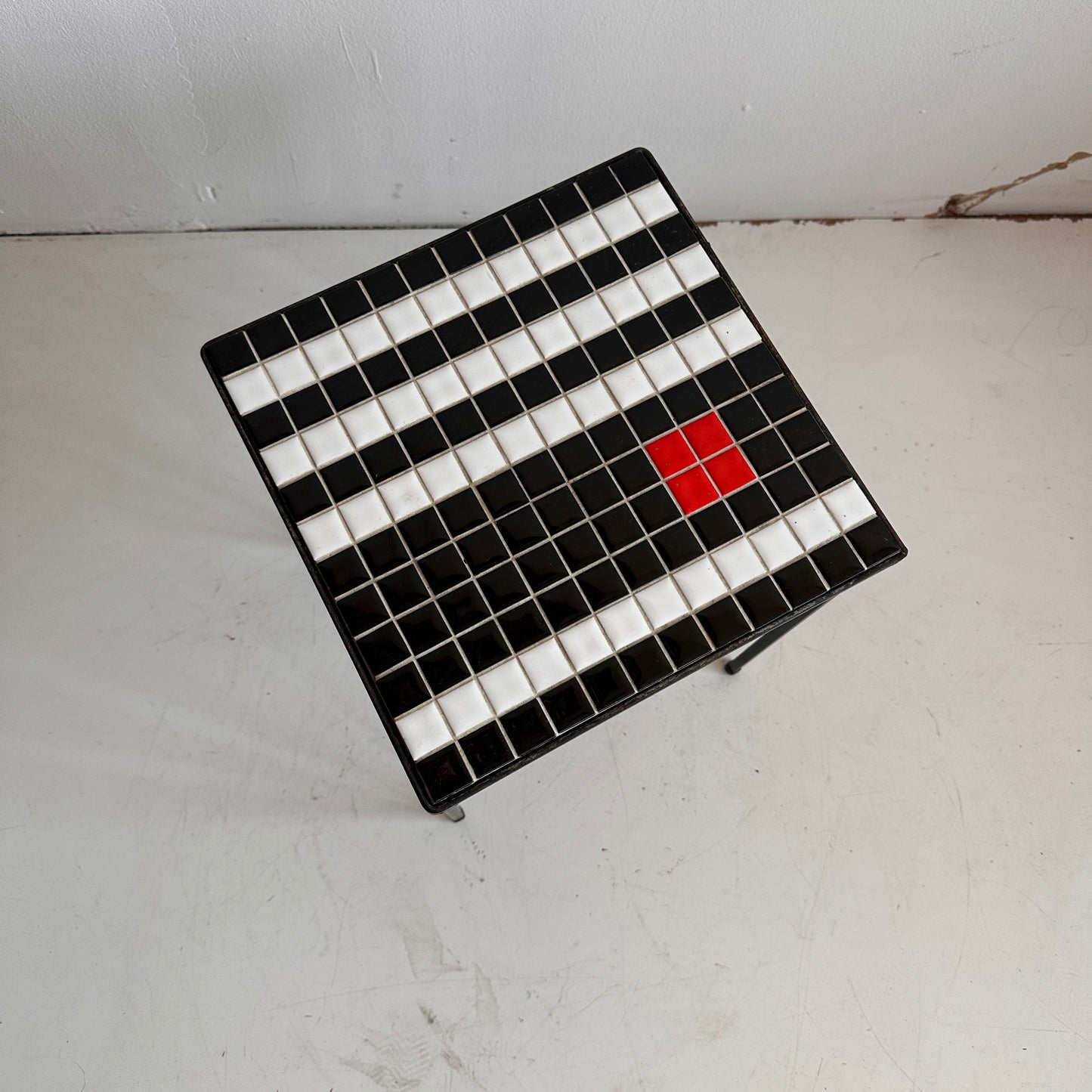 TB006 MODERNIST IRON FRAME & CERAMIC TILE TOP SIDE TABLES