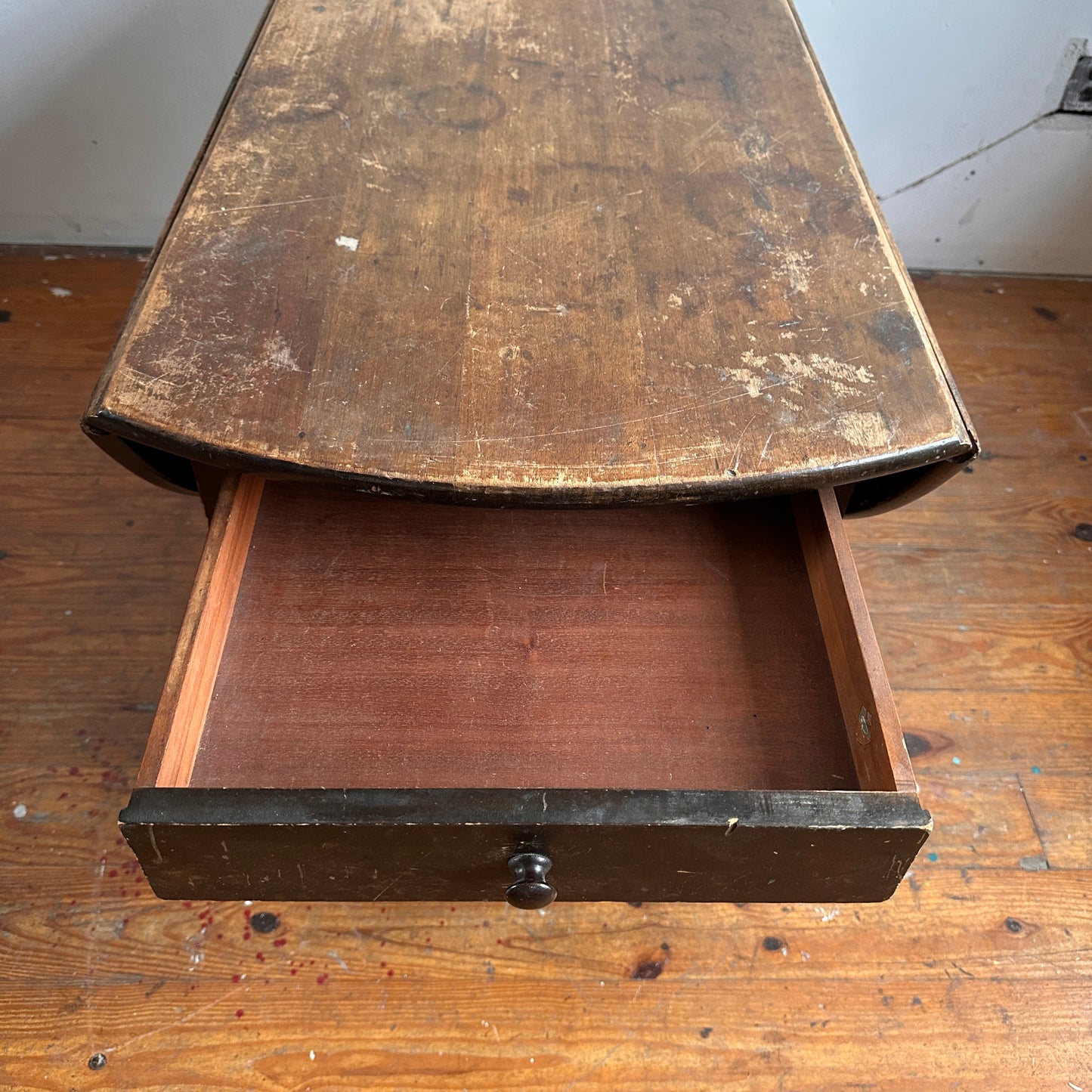 TB012 GADDIS 18TH CENTURY FOLDING LEAF TABLE