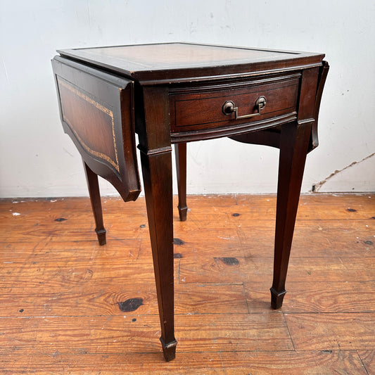 TB018 FEDERAL STYLE DROP LEAF SIDE TABLE