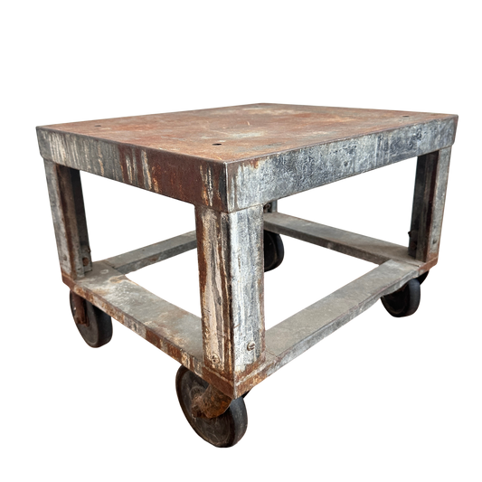 TB020 LOW RUSTY METAL ROLLING SIDE TABLE CART