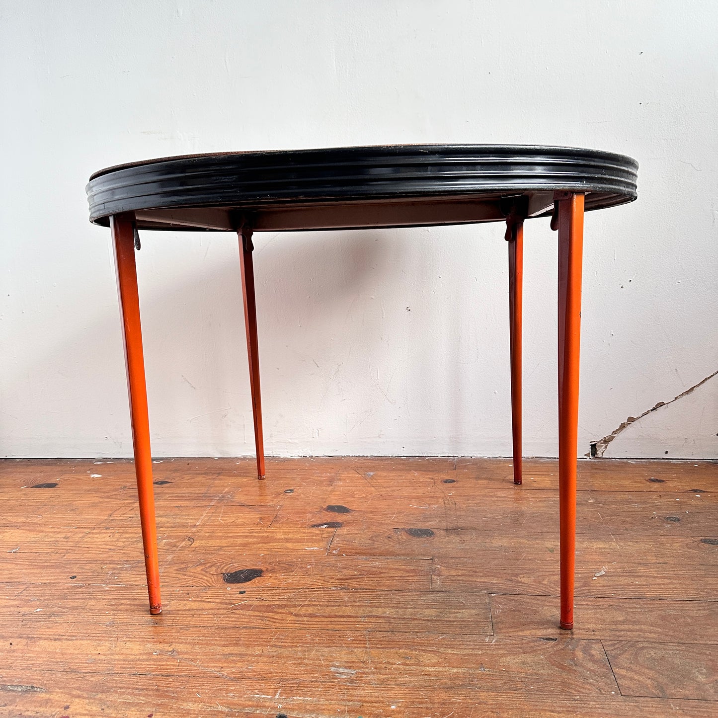 TB021 BLACK & ORANGE ROUND FOLDING TABLE