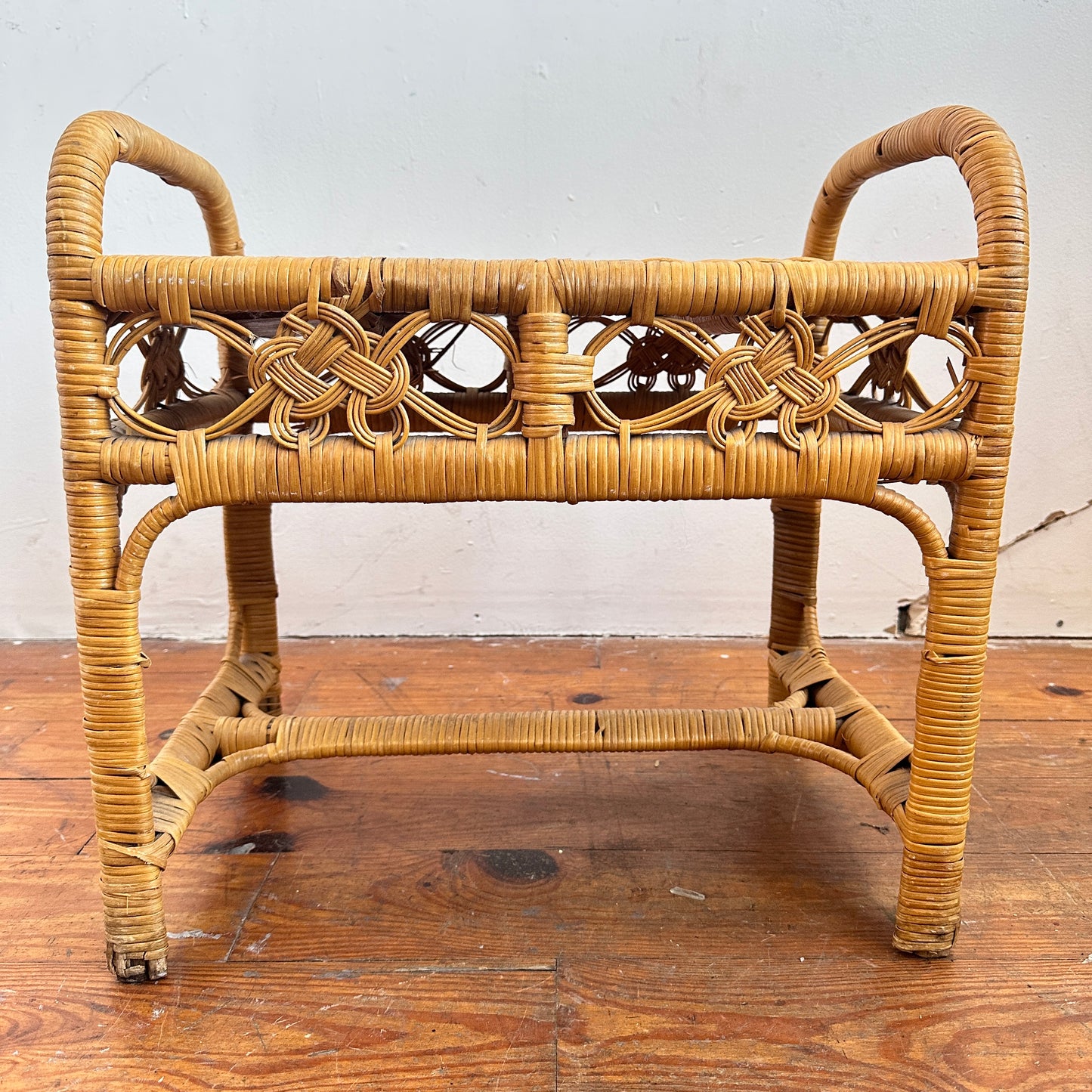 TB023 WICKER SIDE TABLE
