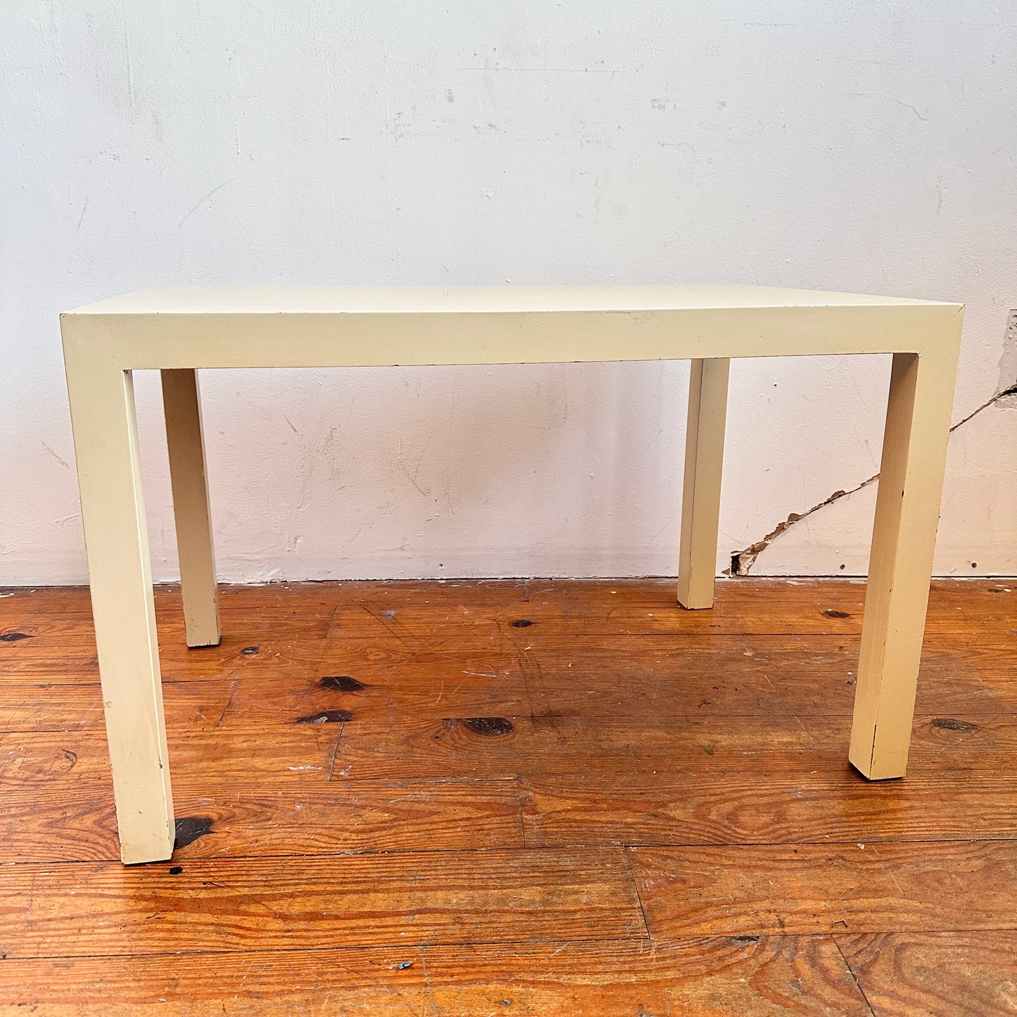 TB025 DISTRESSED YELLOW CREAM PARSONS COFFEE TABLE