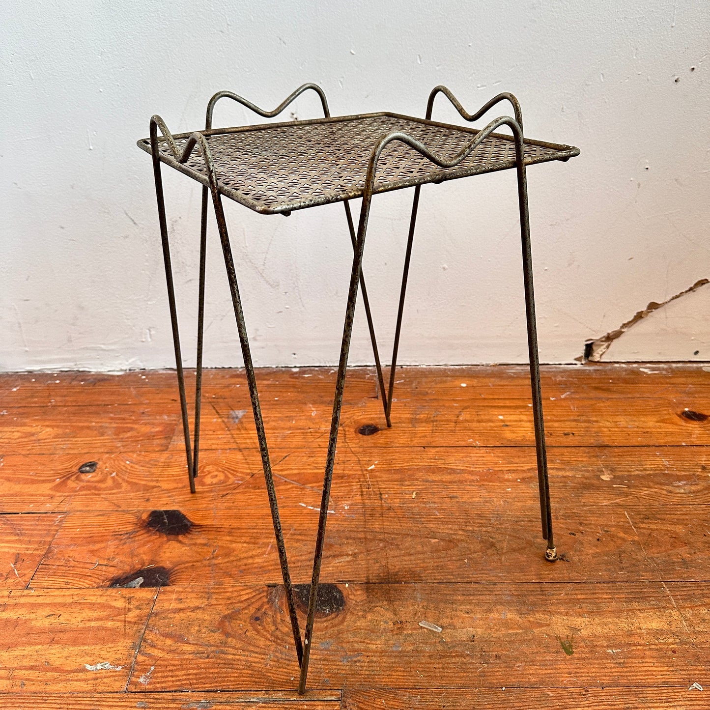 TB024 HAIRPIN OUTDOOR SIDE TABLE