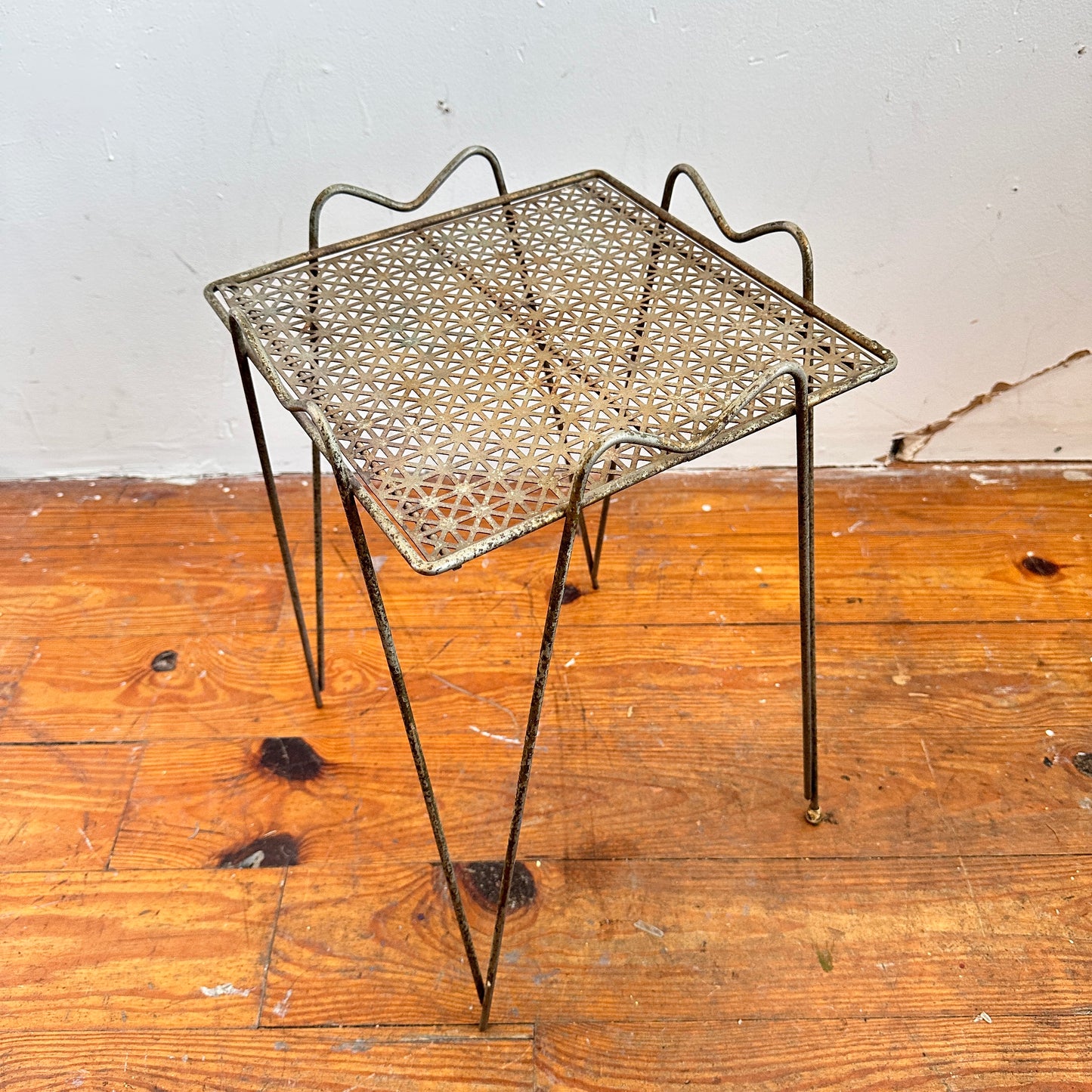 TB024 HAIRPIN OUTDOOR SIDE TABLE