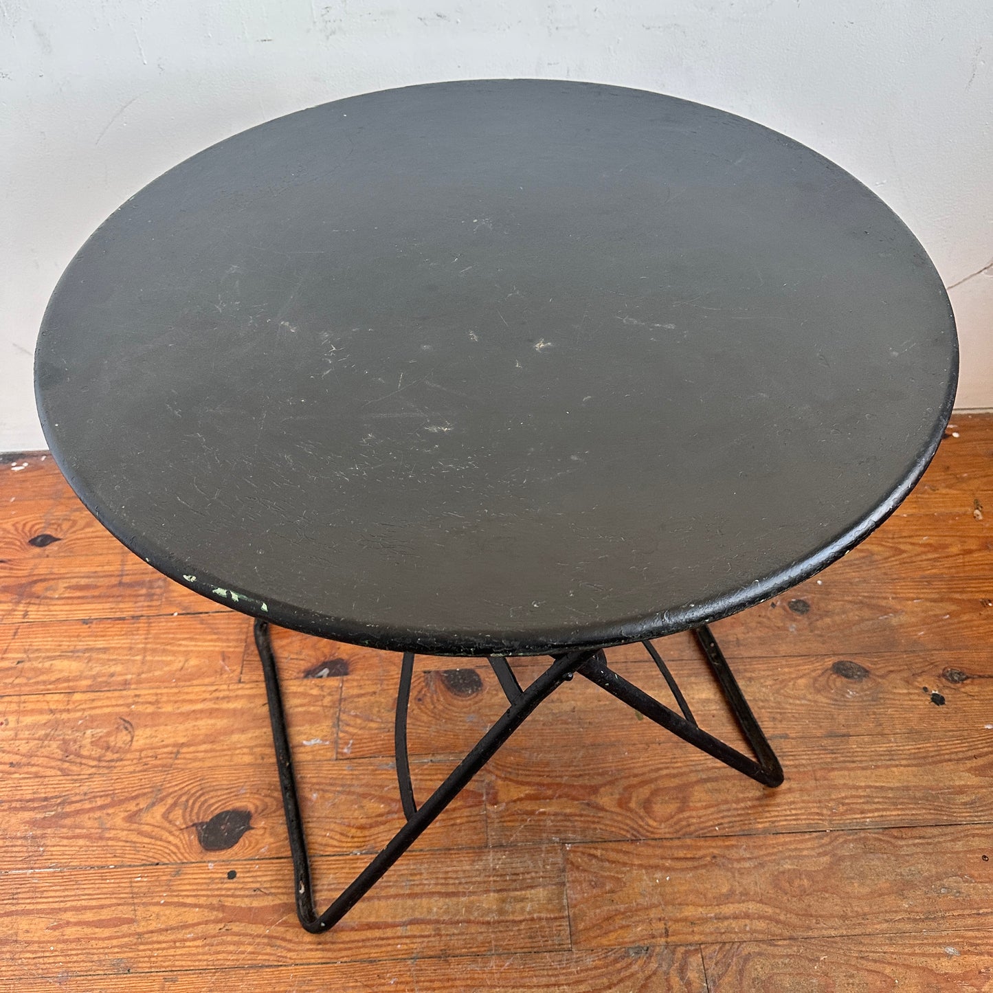 TB027 VINTAGE BLACK METAL FOLDING BISTRO TABLE