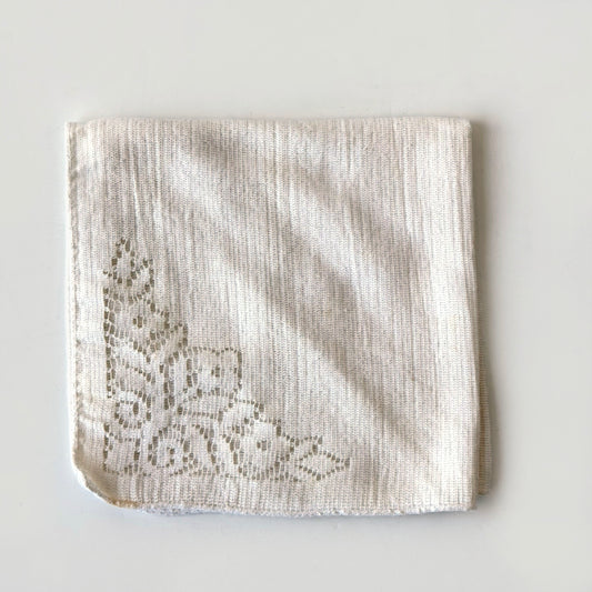 TL011 SINGLE WHITE FLORAL LACE NAPKIN