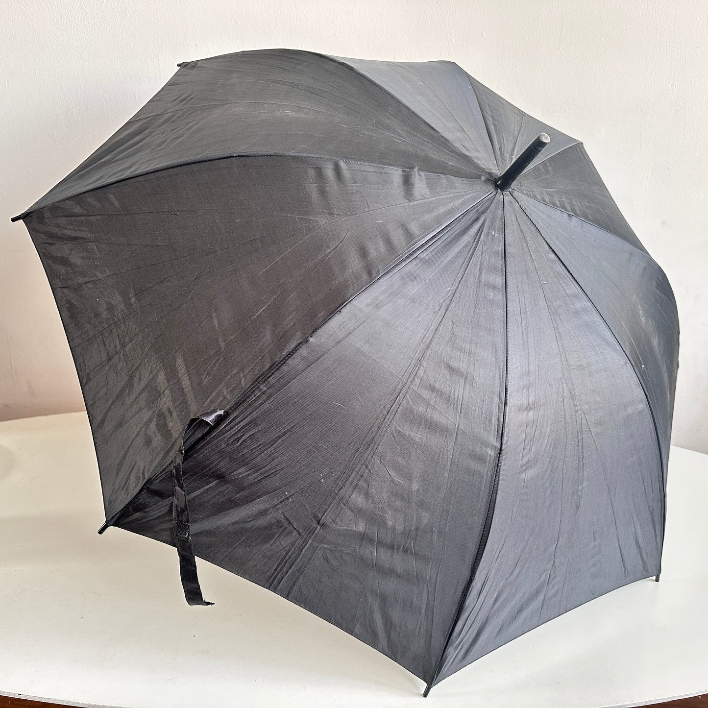 TL013 DISTRESSED BLACK UMBRELLA