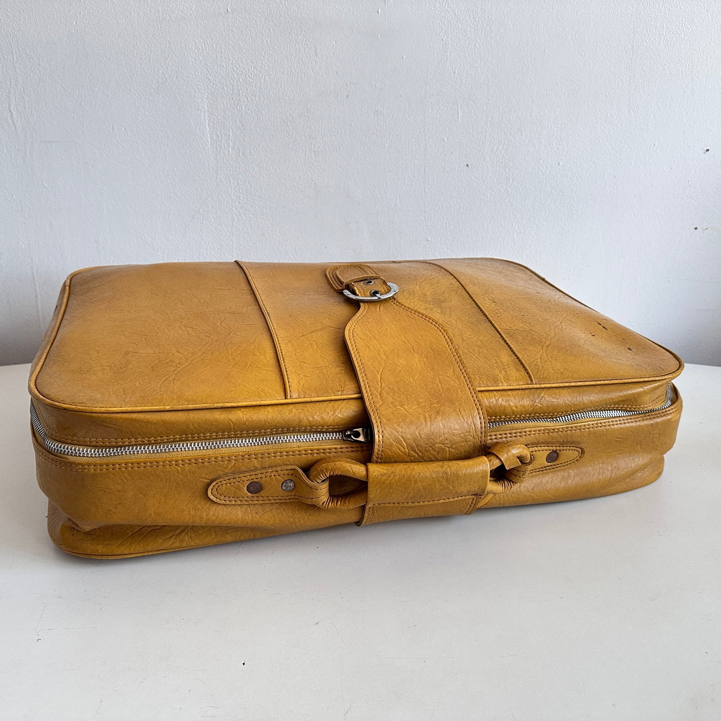 TR007 DISTRESSED SOFT YELLOW LEATHER SUITCASE