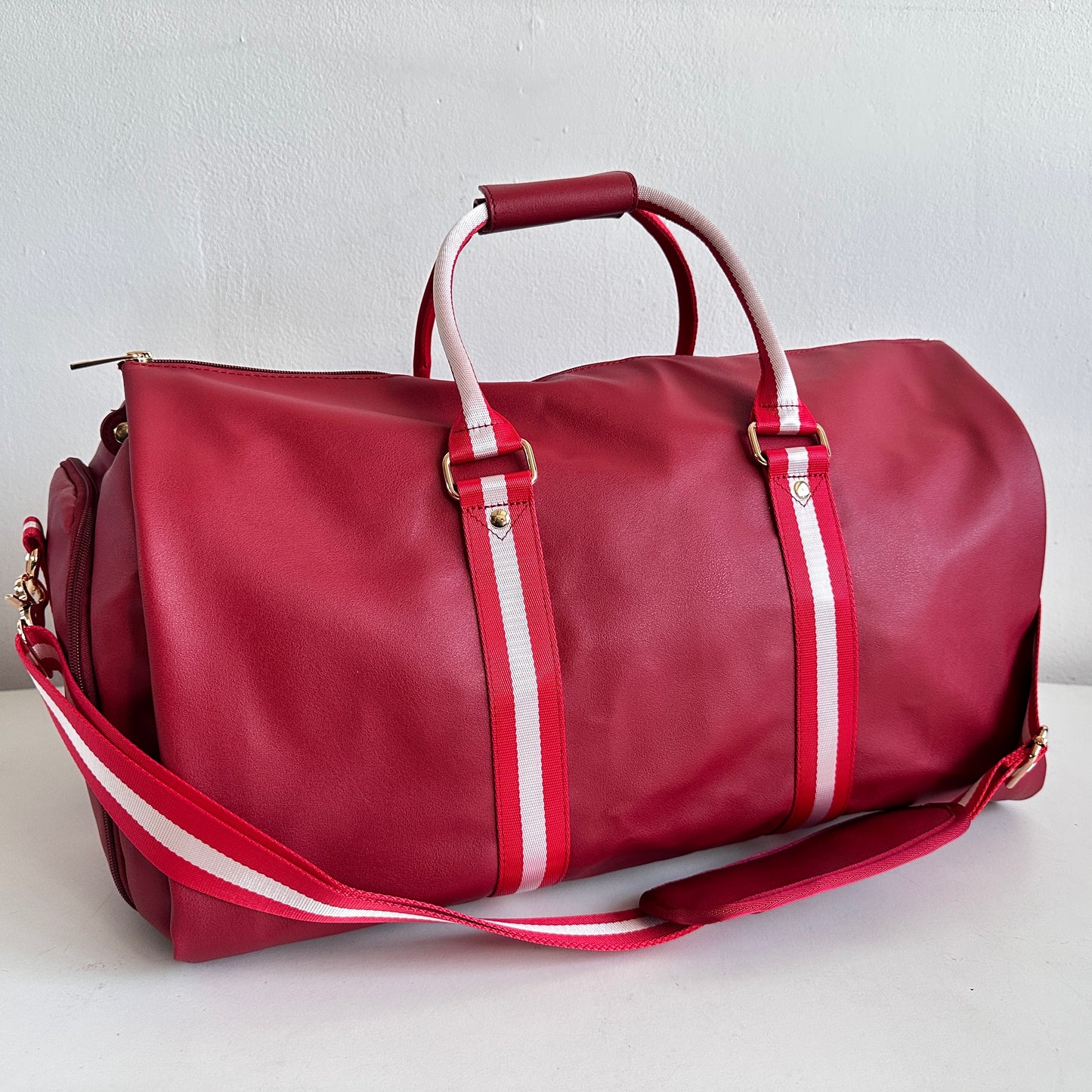 TR009 RED LEATHER DUFFEL BAG