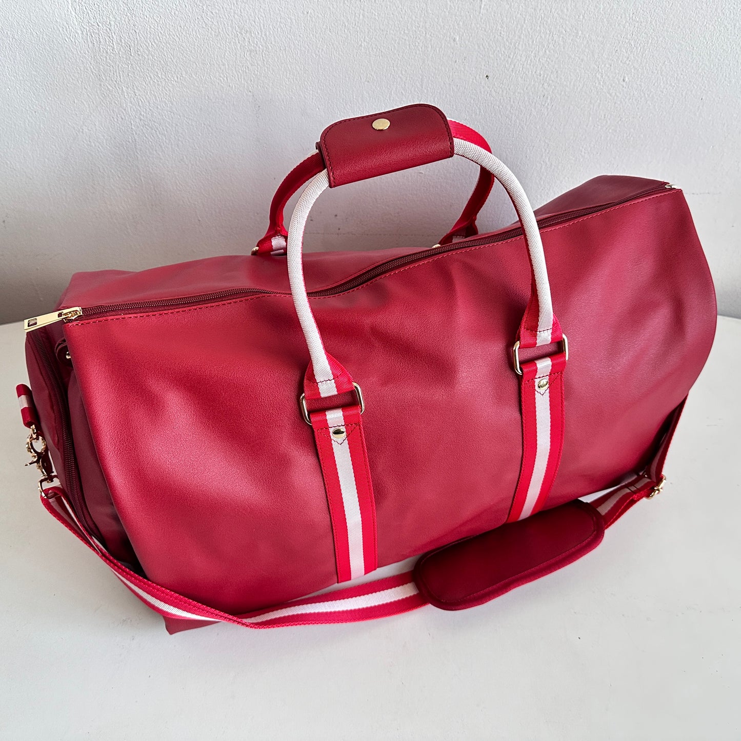 TR009 RED LEATHER DUFFEL BAG