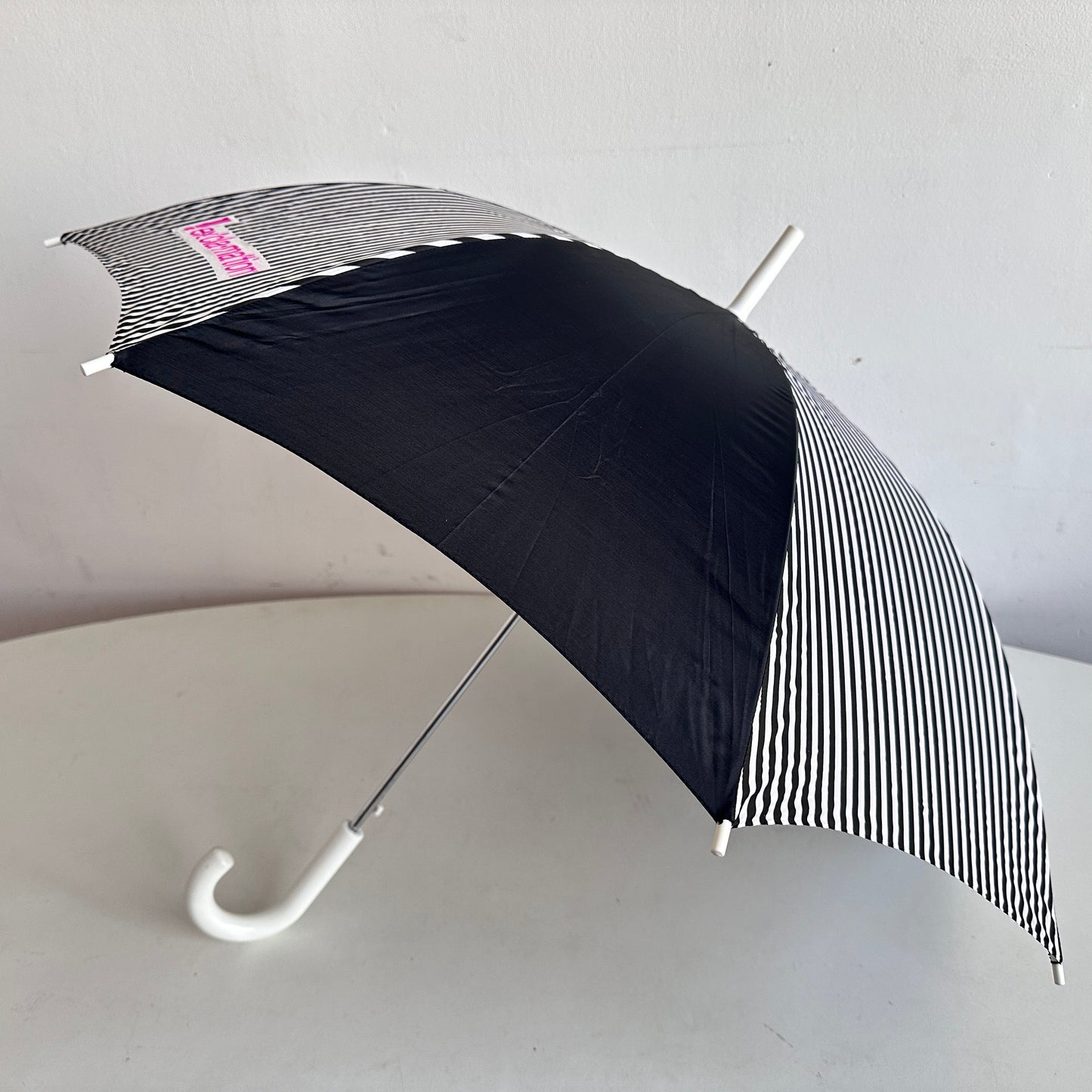 TR017 BLACK & WHITE EXCLAMATION UMBRELLA