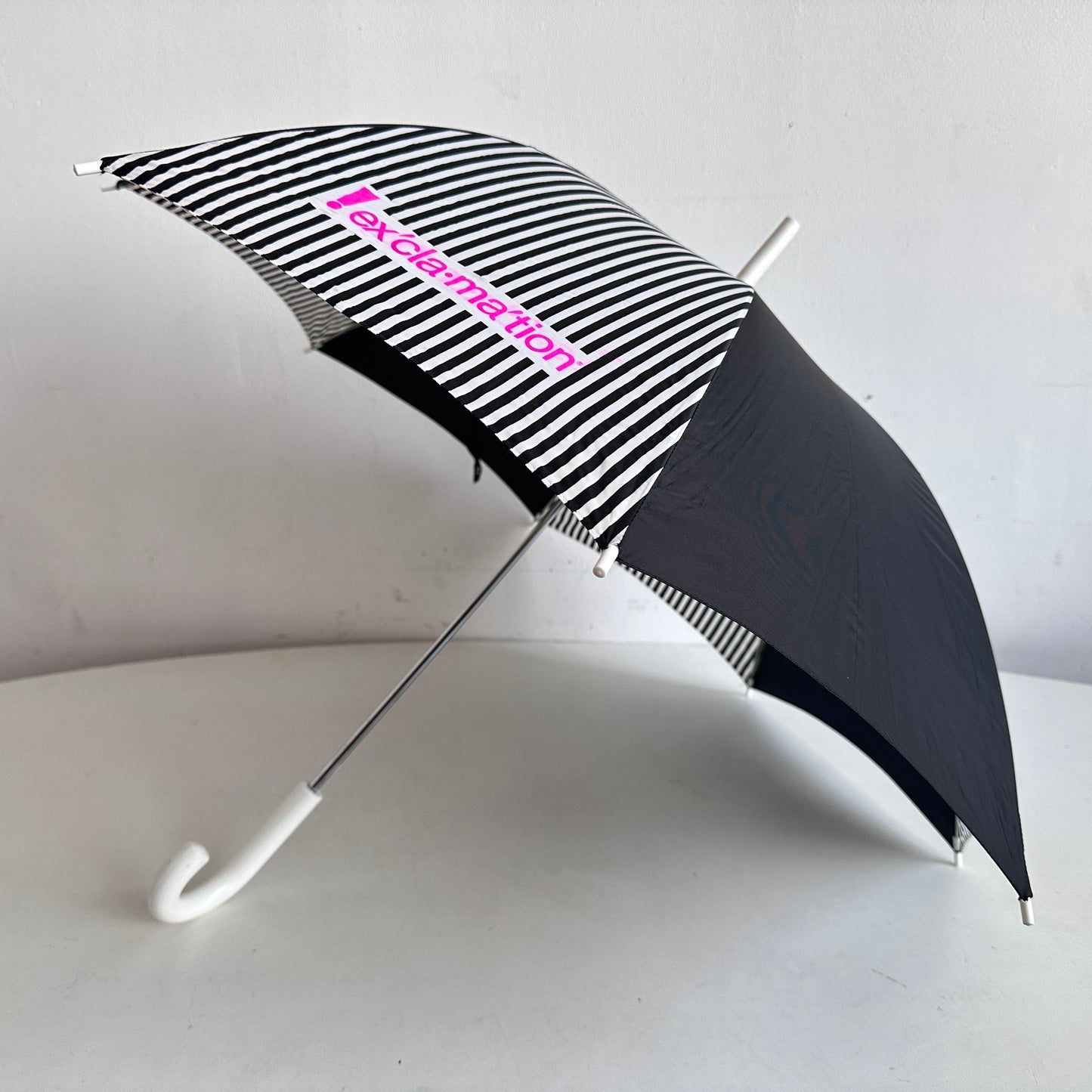 TR017 BLACK & WHITE EXCLAMATION UMBRELLA
