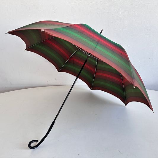 TR019 DISTRESSED RED & GREEN STRIPED UMBRELLA