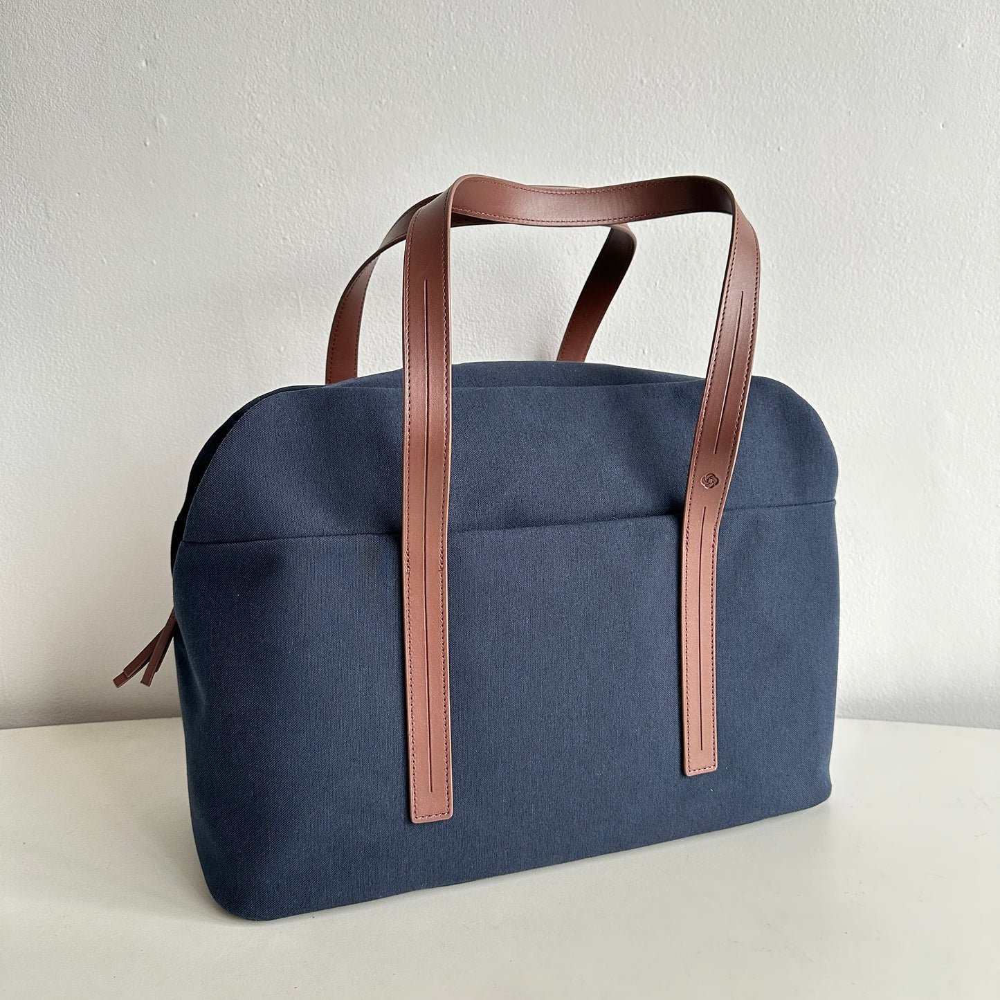 TR021 NAVY BLUE AND BROWN LEATHER WEEKENDER BAG