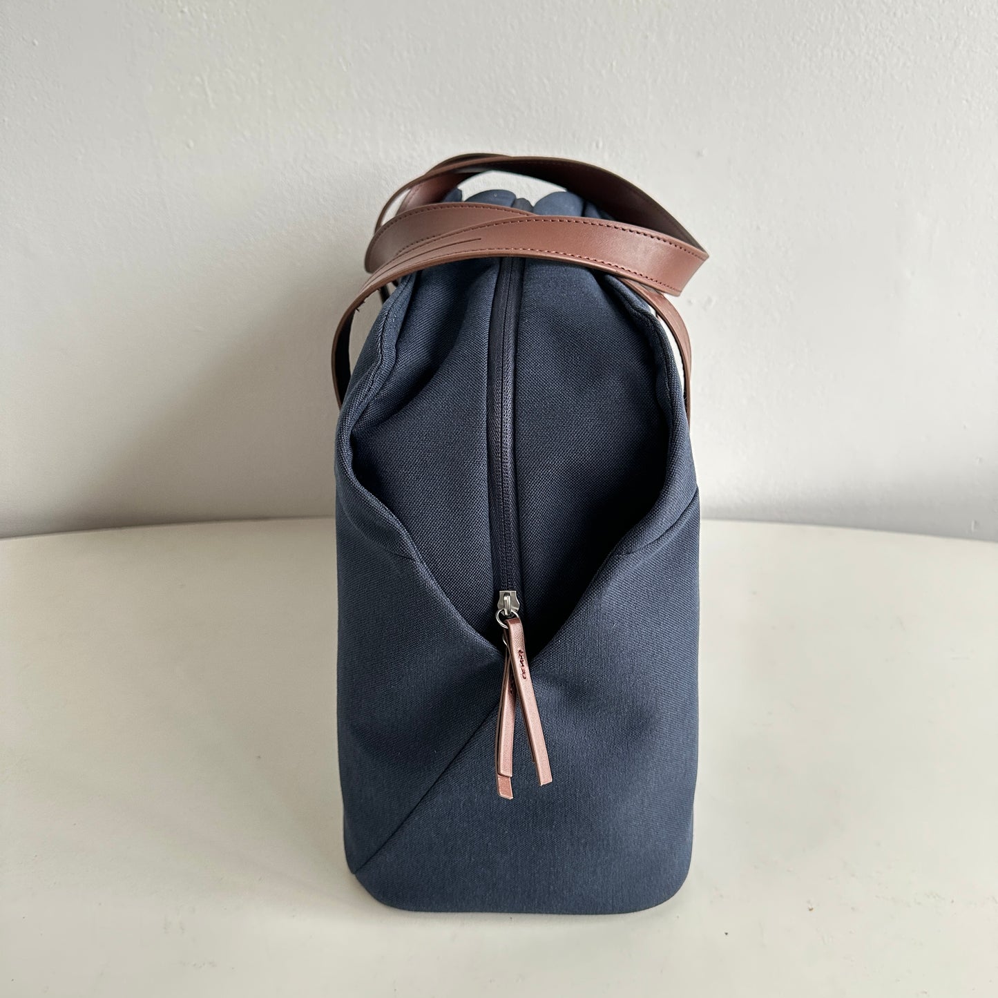 TR021 NAVY BLUE AND BROWN LEATHER WEEKENDER BAG