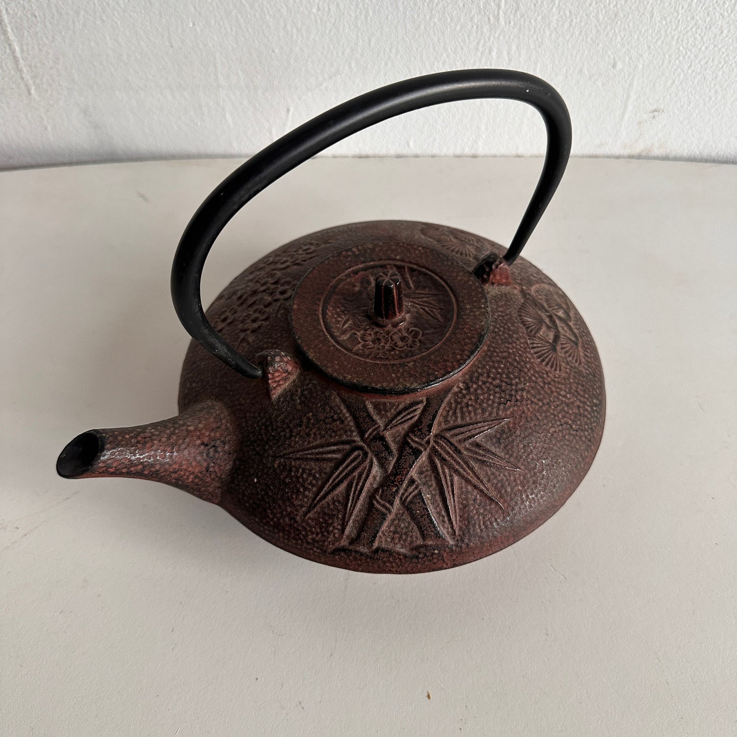 TT001 VINTAGE JAPANESE CAST IRON TEA POT