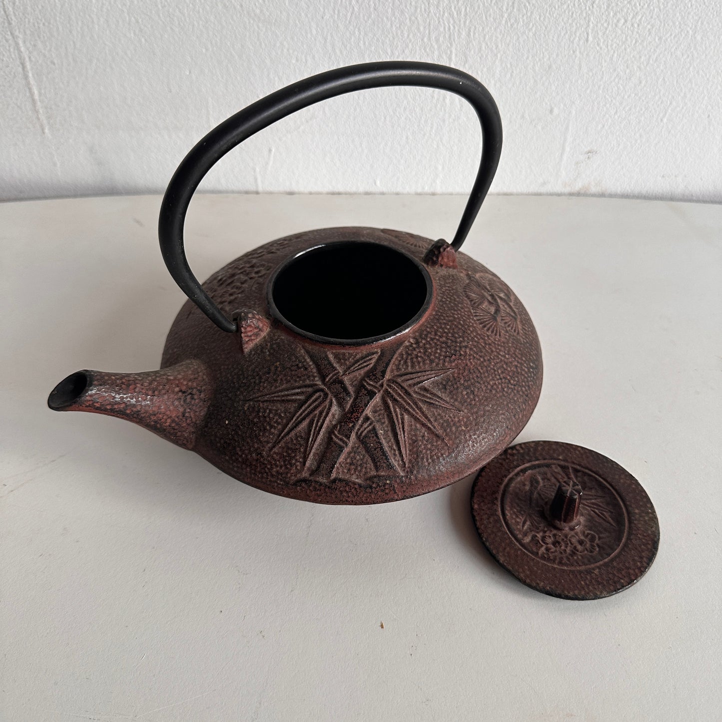 TT001 VINTAGE JAPANESE CAST IRON TEA POT