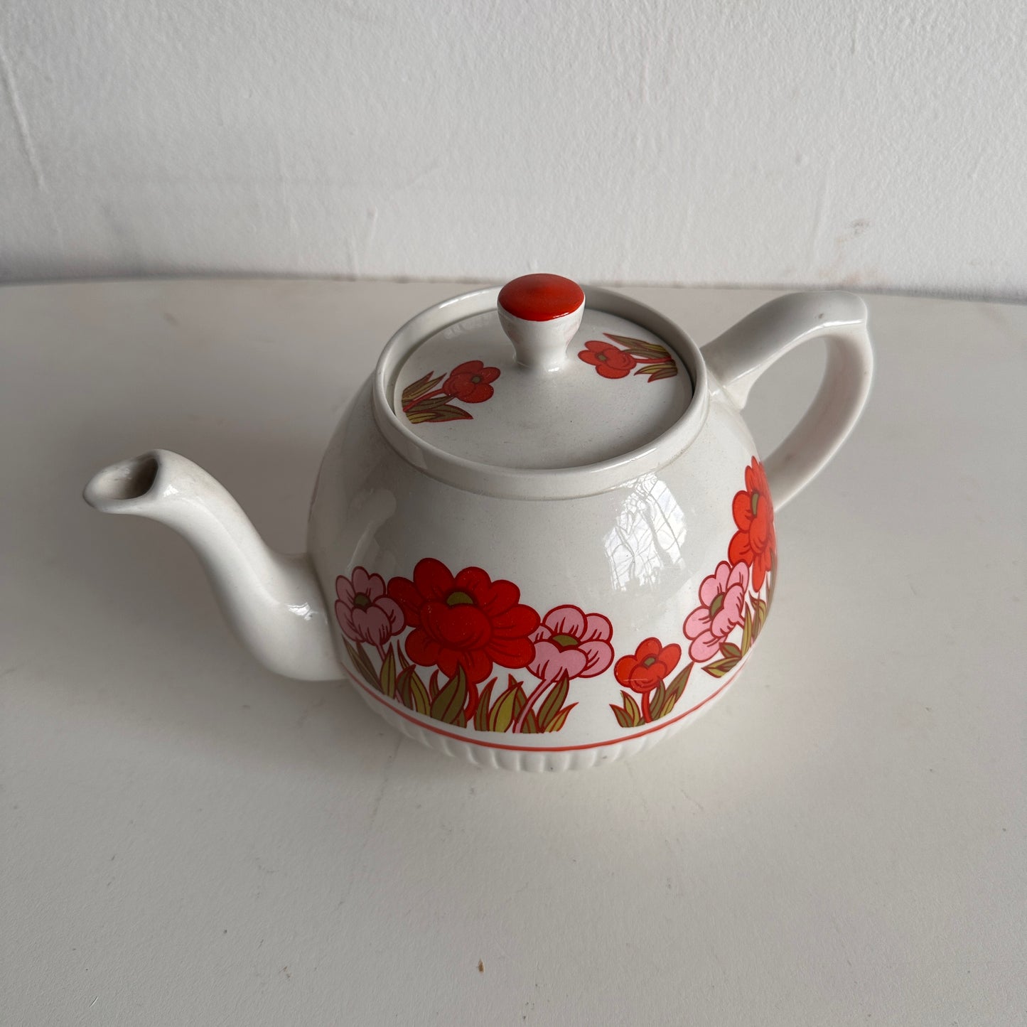 TT003 VINTAGE 1960S FLORAL TEA POT