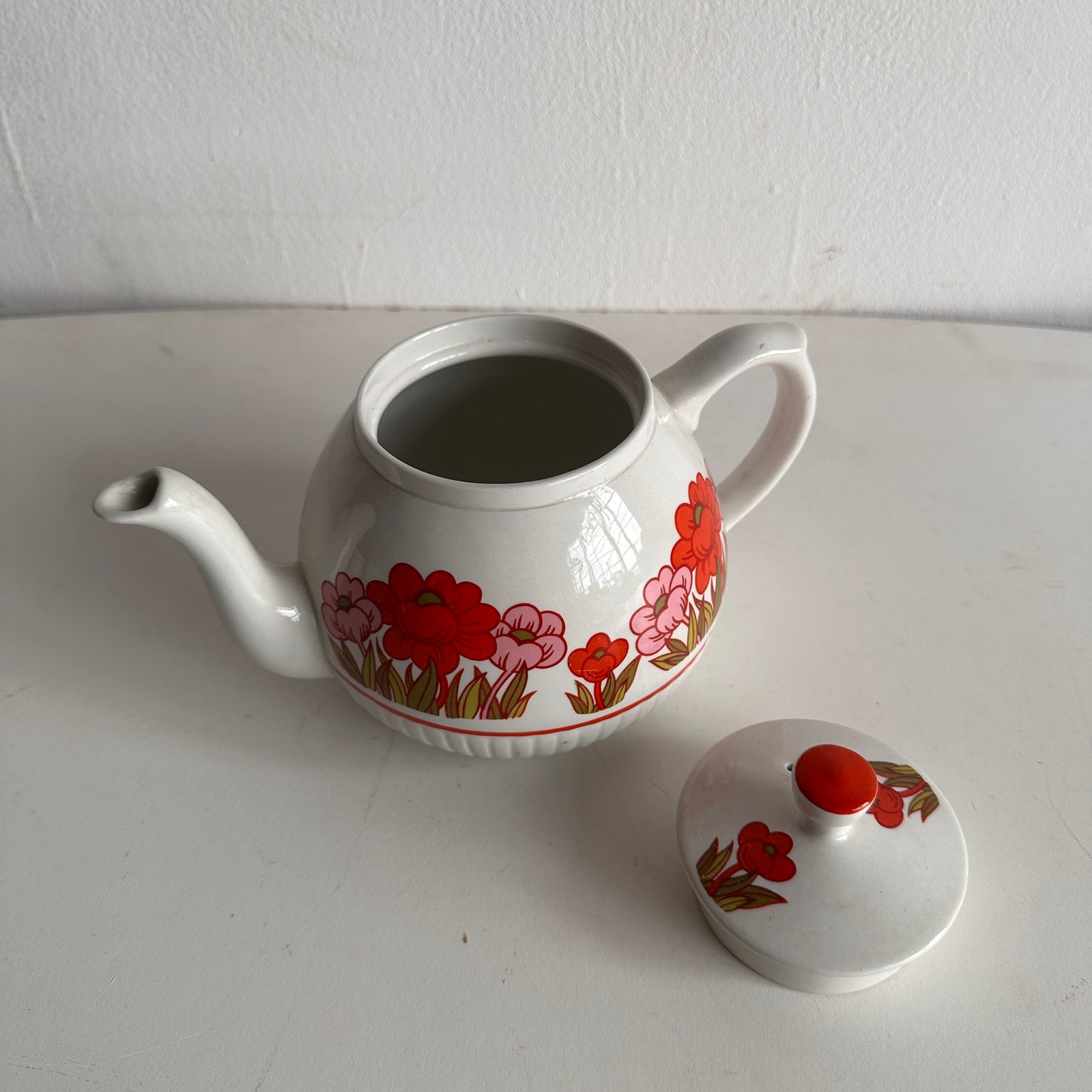 TT003 VINTAGE 1960S FLORAL TEA POT