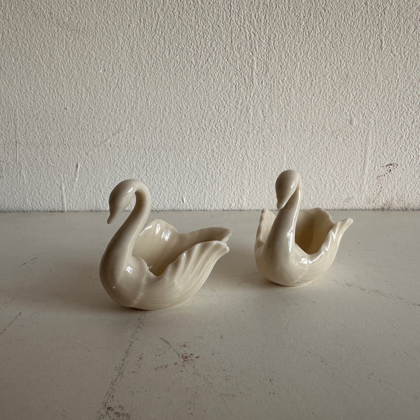 TT009 SWAN SALT DISHES