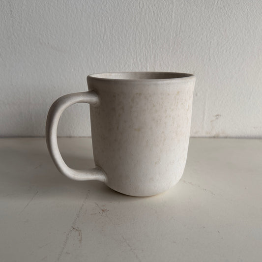TT011 TALL MILKY CERAMIC MUG
