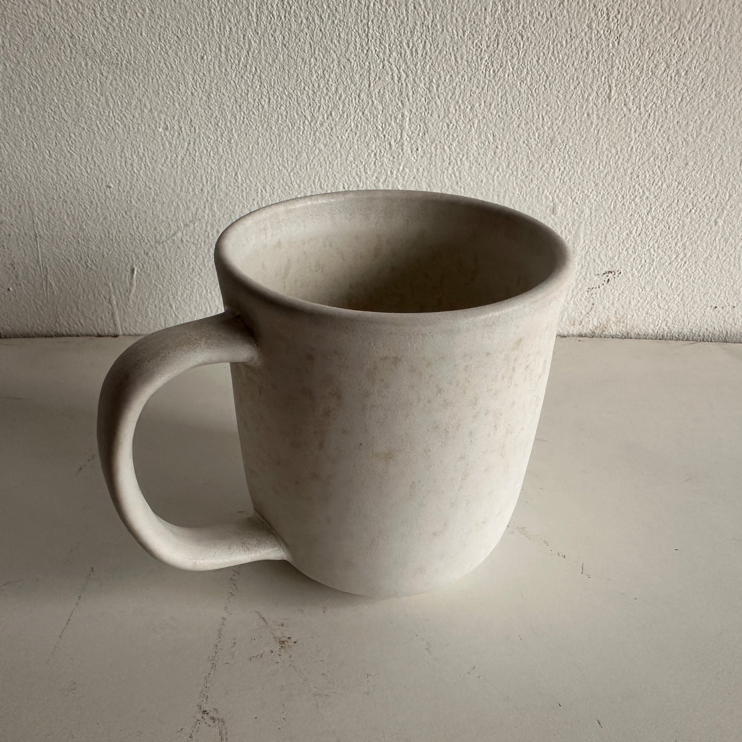 TT011 TALL MILKY CERAMIC MUG
