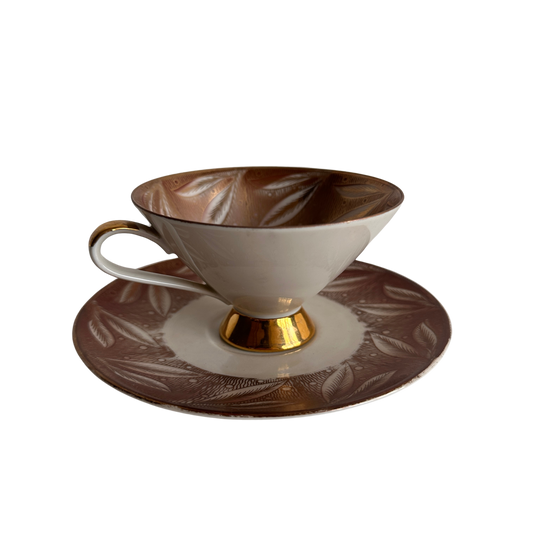TT019 LEAF TEA CUP AND SAUCER WITH GOLD ACCENT