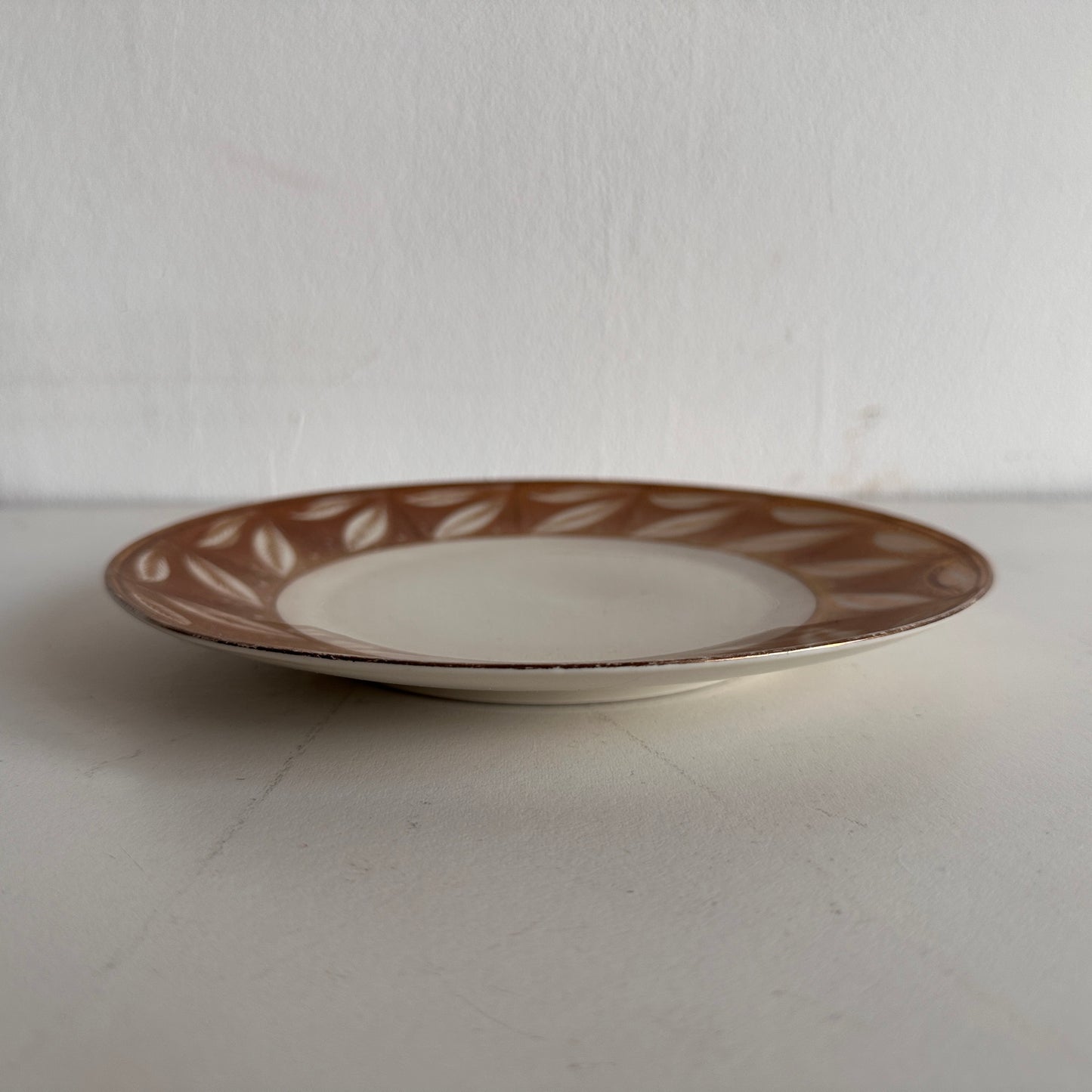 TT020 LEAF PLATE WITH GOLD ACCENT