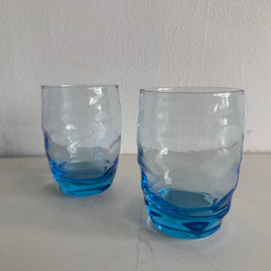 TT038 SET OF TWO BLUE TINTED CRINKLE WAVY GLASSES