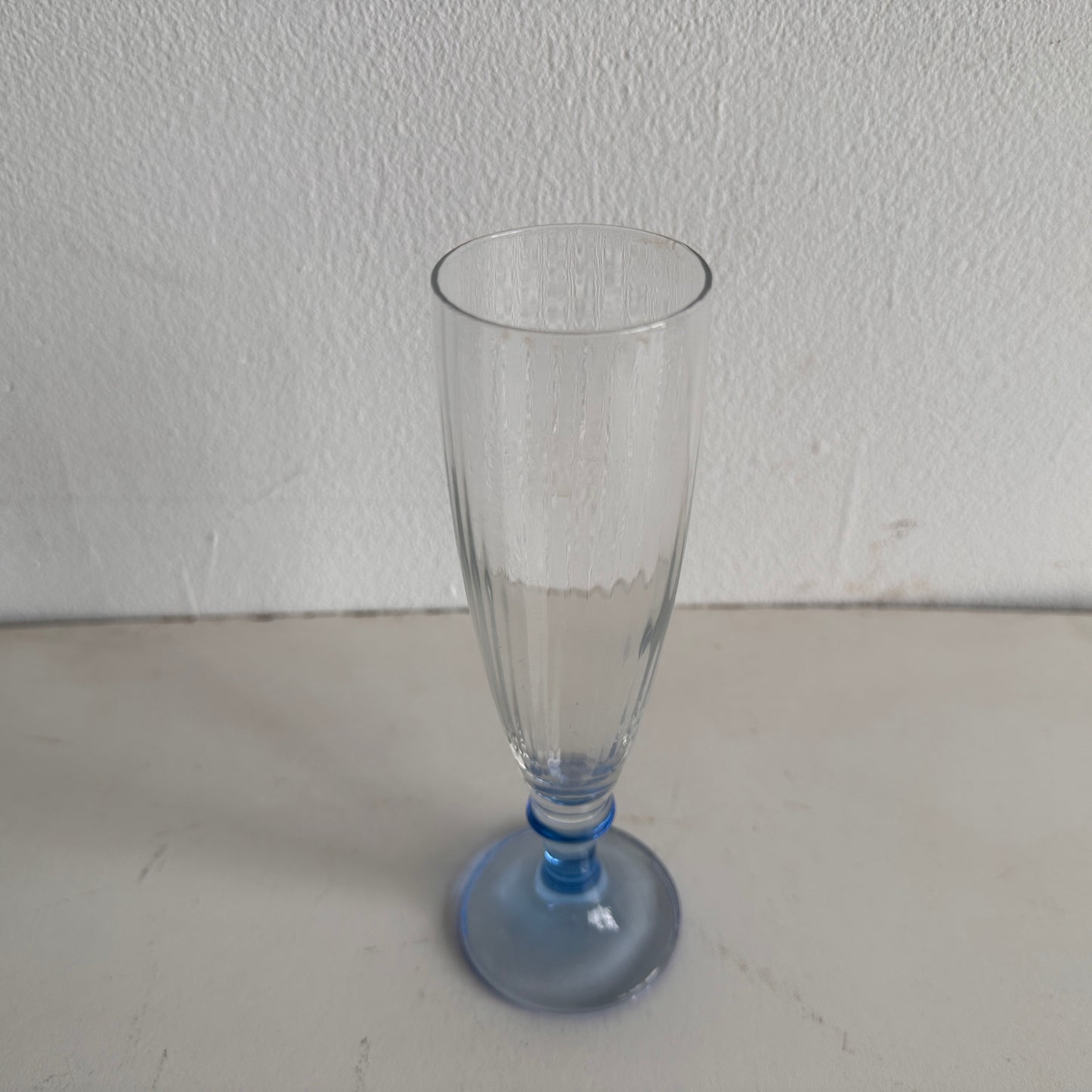 TT045 BLUE TINTED FLUTED CHAMPAGNE FLUTE