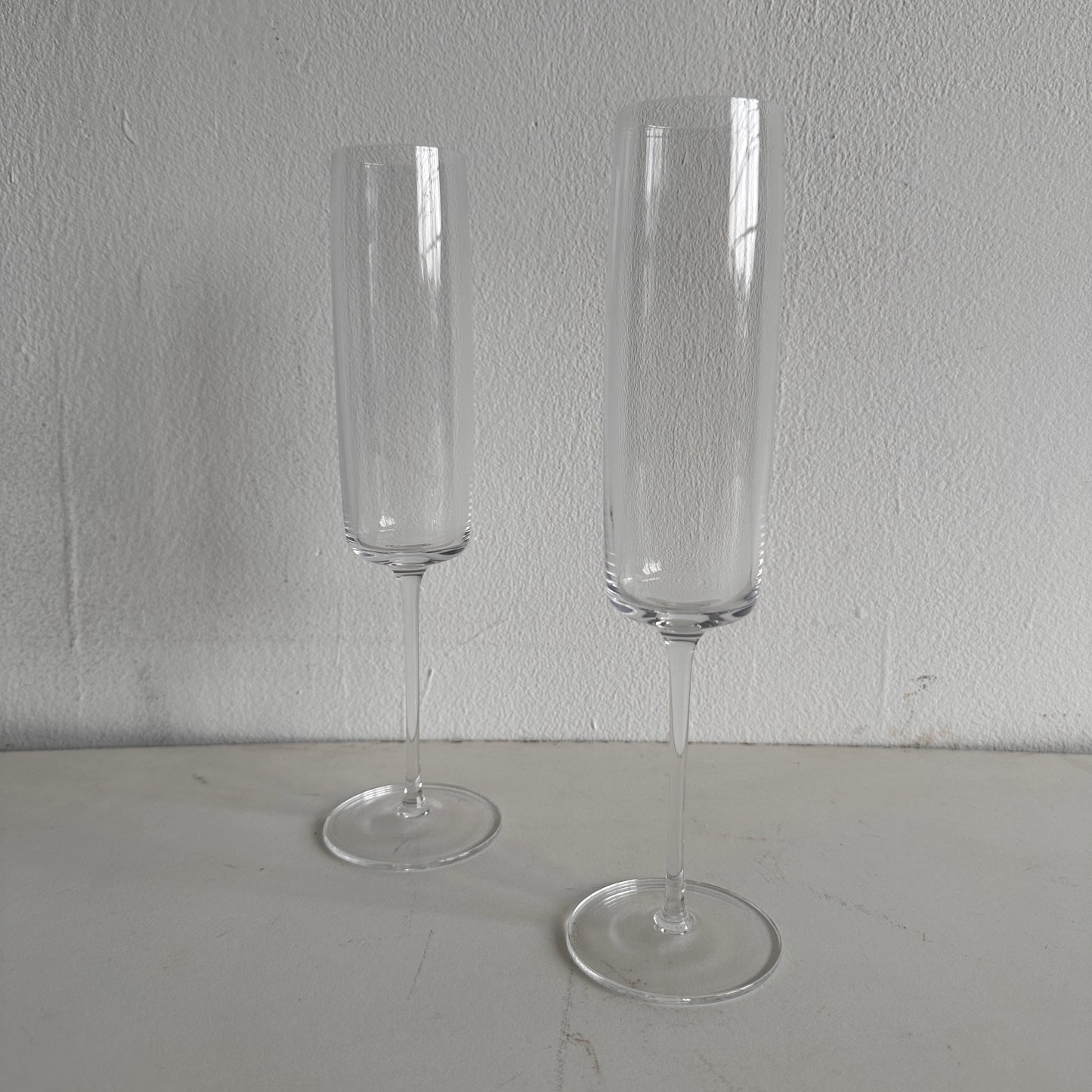 TT049 SET OF TWO LAZAR CHAMPAGNE FLUTES