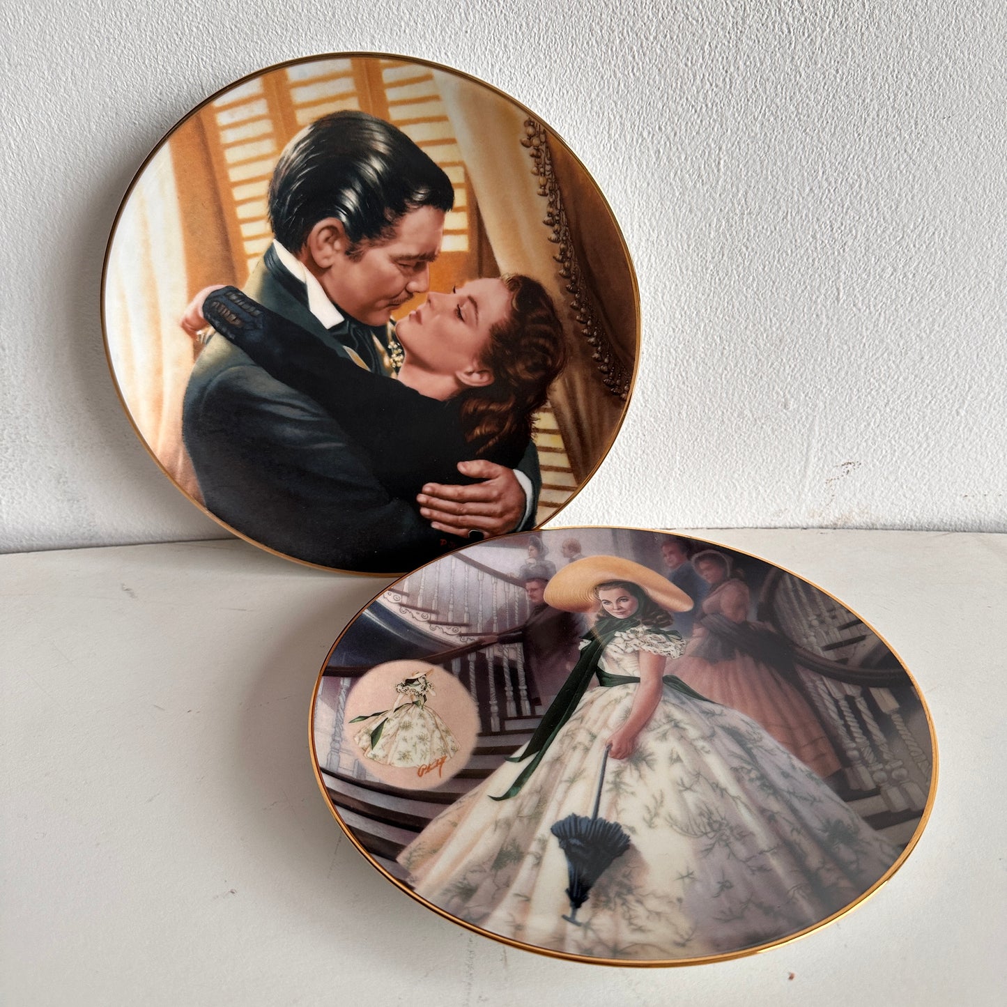 TT071 GWTW COMMEMORATIVE GOLD RIMMED PLATES