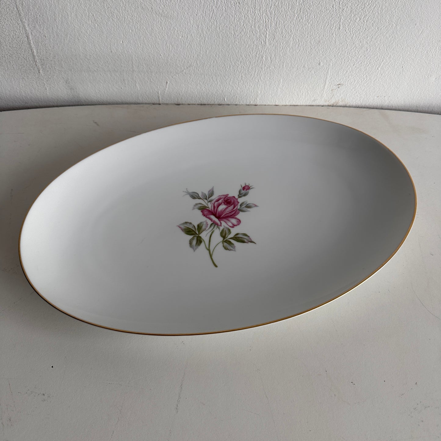 TT072 GOLD RIMMED WHITE PORCELAIN ROSE PLATTERS