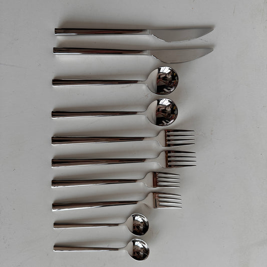 TT083 TWO SETS OF CHROME FLATWARE