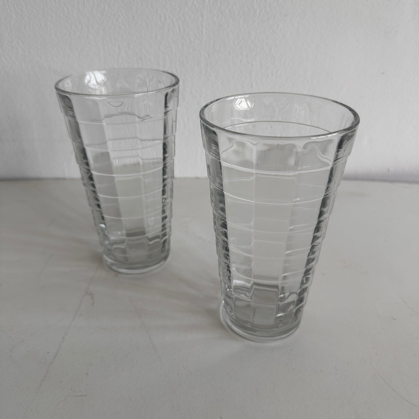 TT084 TWO TALL GRID GLASSES