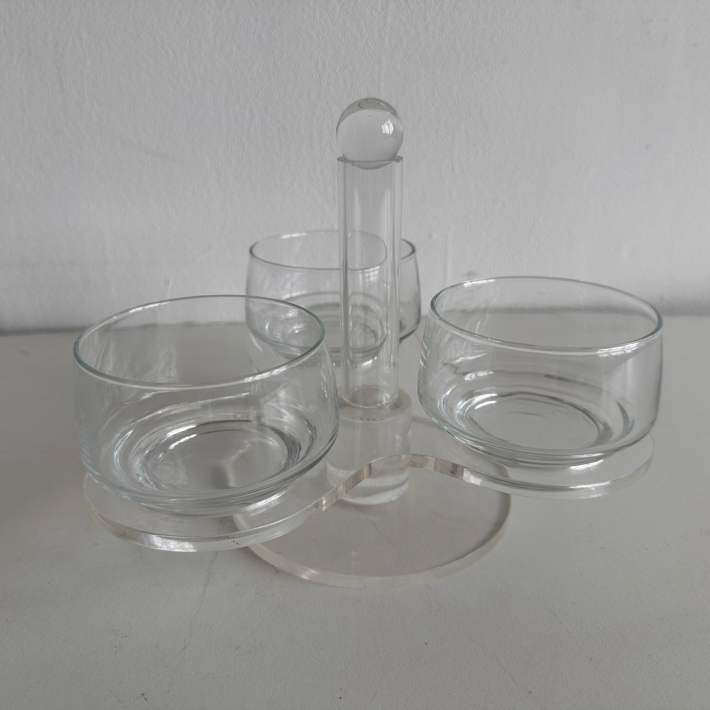 TT085 LUCITE AND GLASS 3 DISH HORDUERVES SERVER