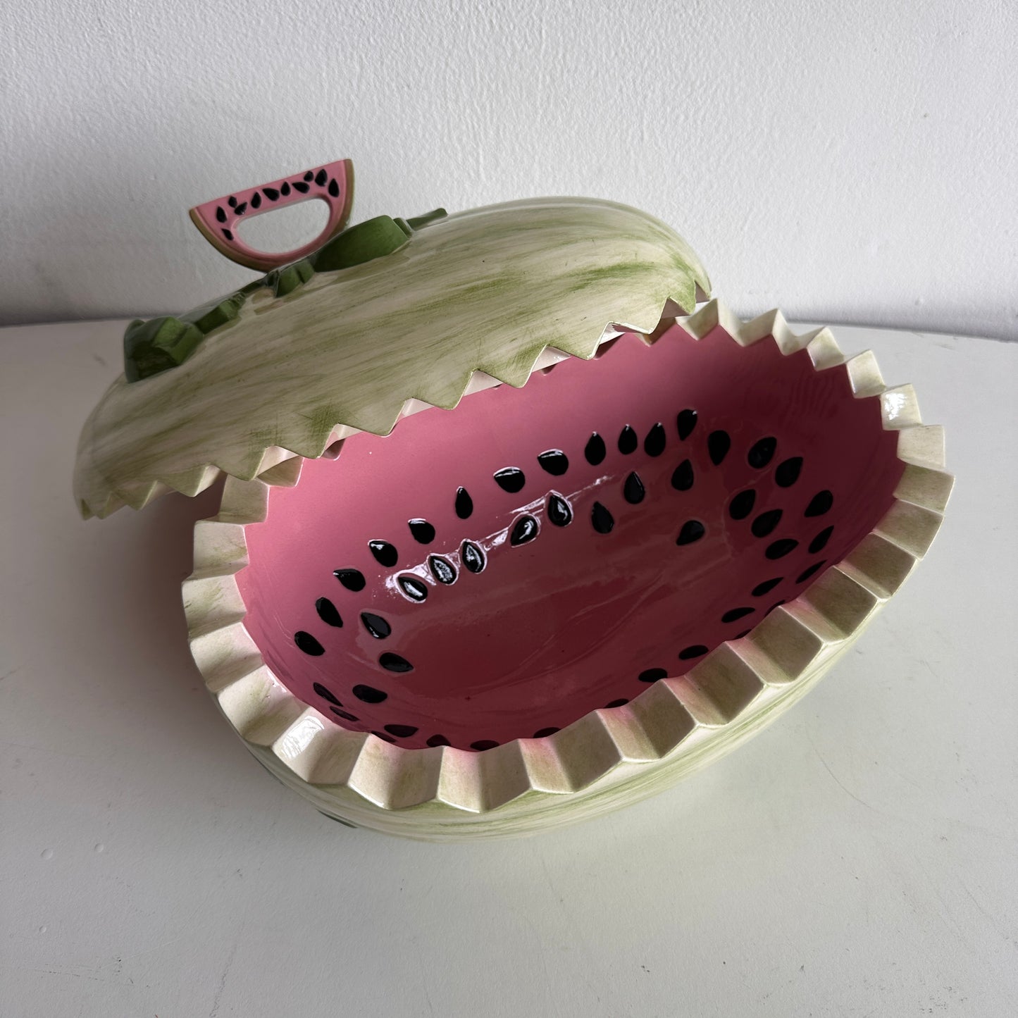 TT087 CERAMIC WATERMELON SERVING BOWL WITH LID