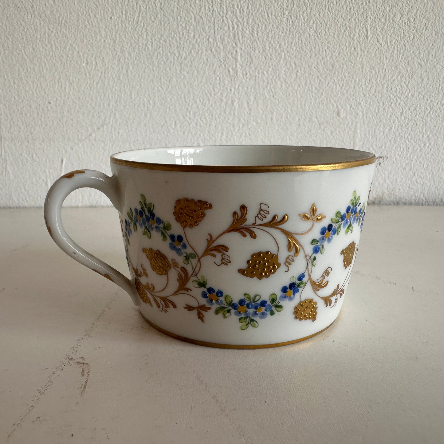 TT091 BLUE & GOLD FLORAL TEA CUP