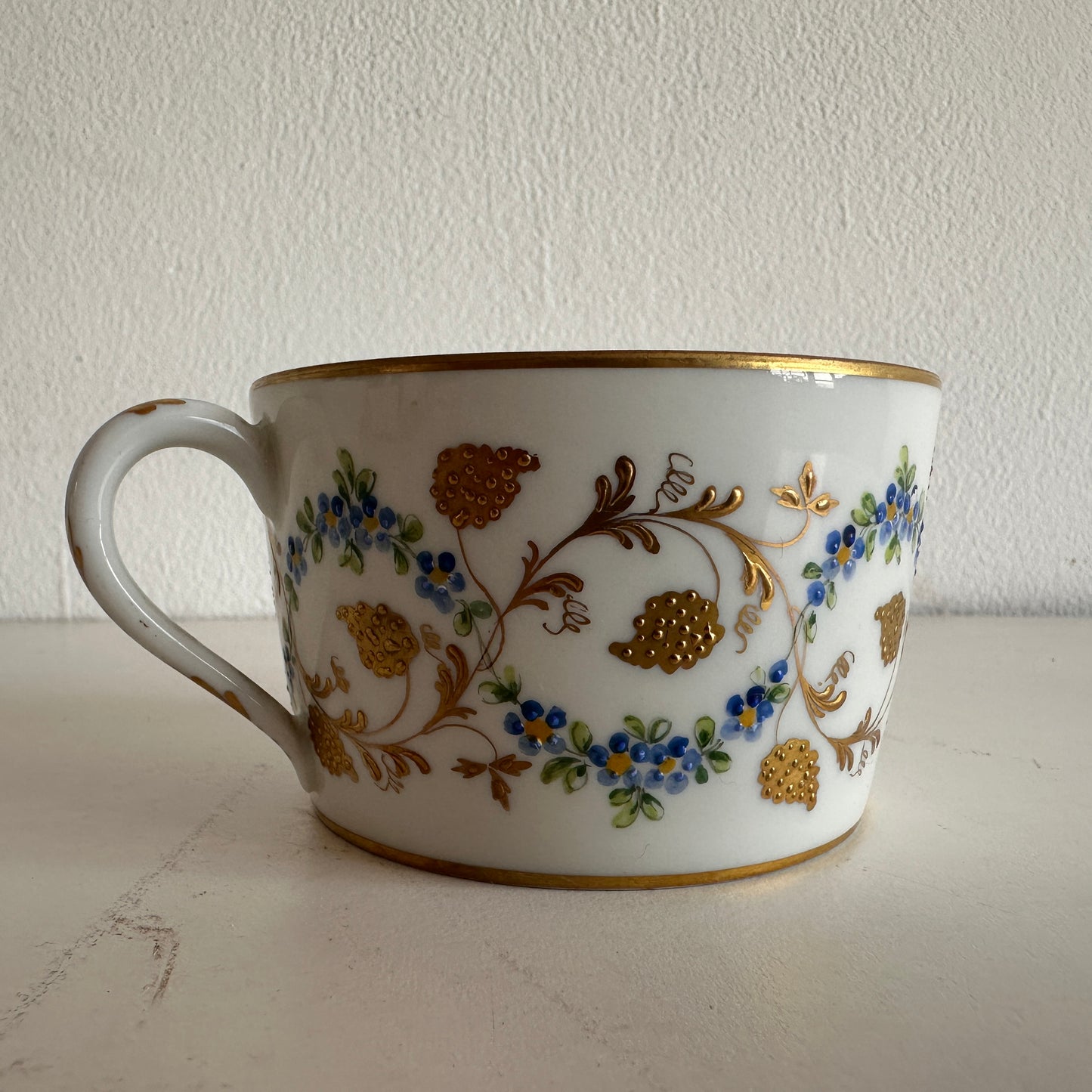 TT091 BLUE & GOLD FLORAL TEA CUP