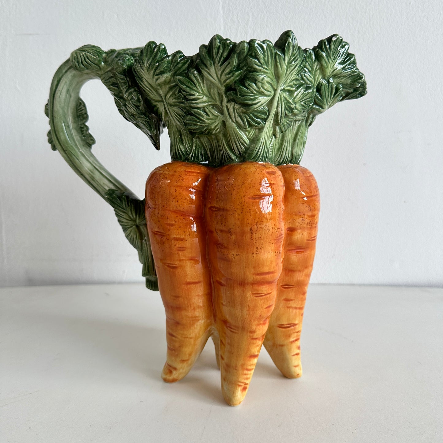 TT104 CERAMIC CARROT PITCHER