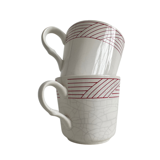 TT111 SET OF TWO RED STRIPE PATTERN CERAMIC MUGS
