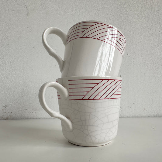 TT111 SET OF TWO RED STRIPE PATTERN CERAMIC MUGS