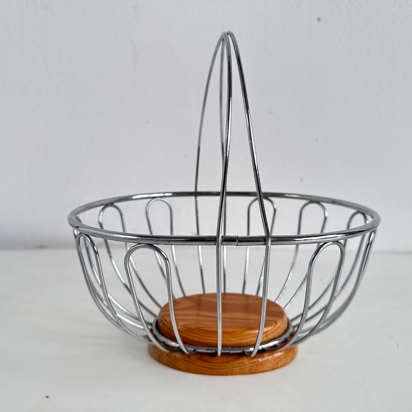 TT118 CHROME & WOOD BASKET