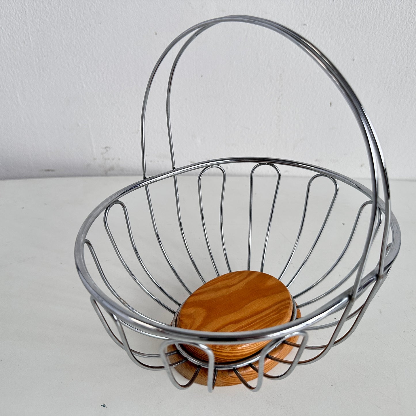 TT118 CHROME & WOOD BASKET