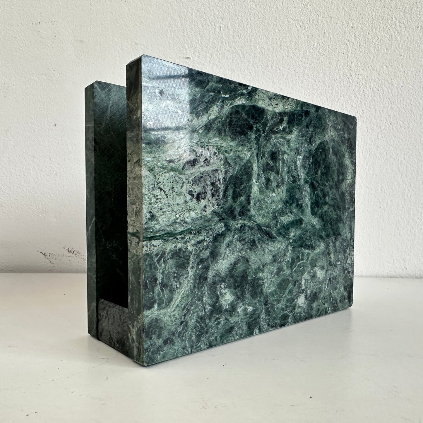 TT122 GREEN MARBLE NAPKIN HOLDER