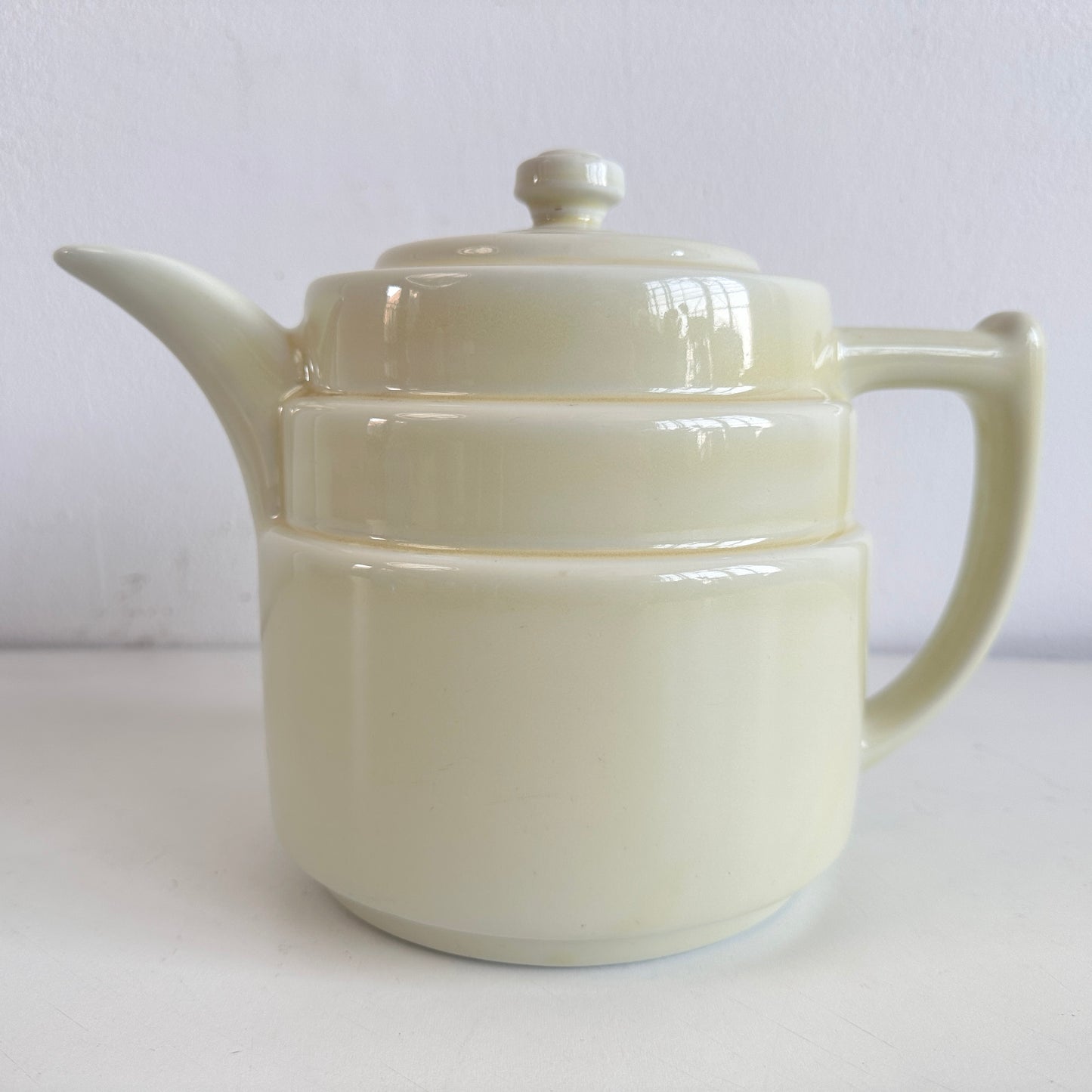 TT129 PALE YELLOW TEAPOT