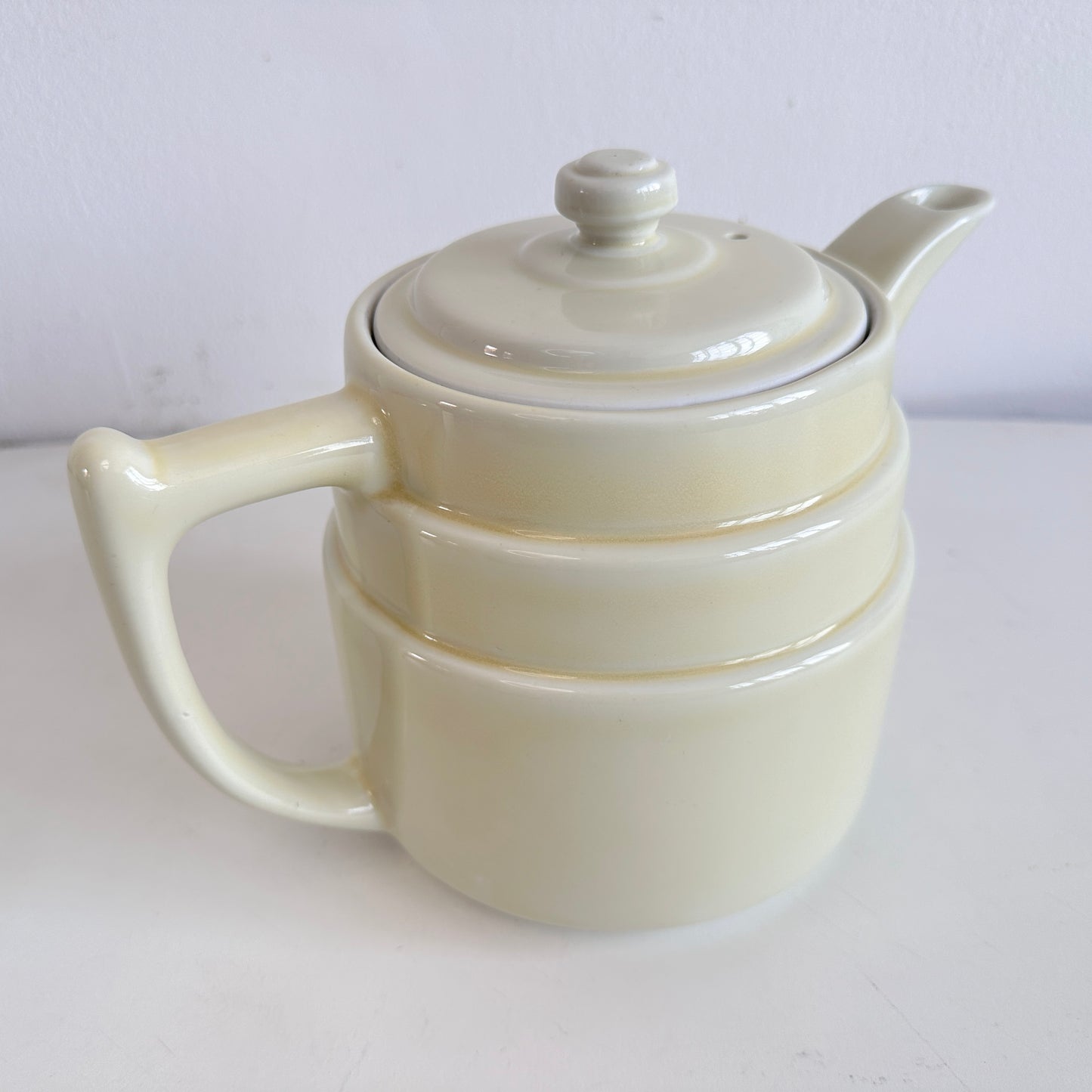 TT129 PALE YELLOW TEAPOT