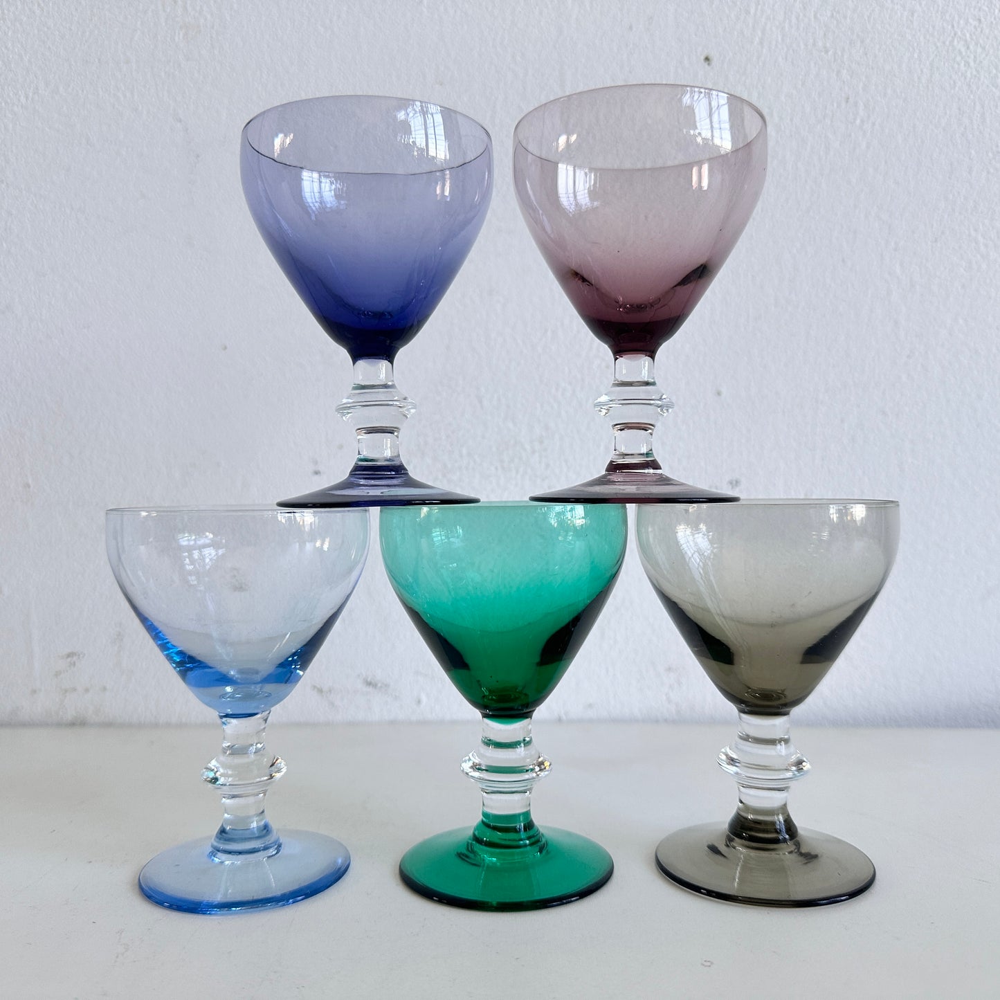 TT134 SET OF FIVE SMALL TINTED CORDIAL GLASSES